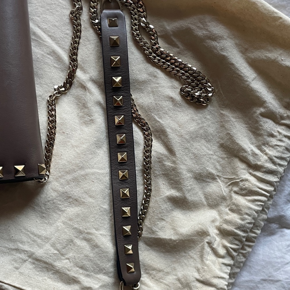 Valentino Taupe Leather Rockstud Crossbody with Chain Strap - Picture 4 of 5